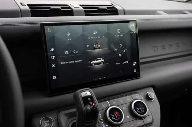 Land Rover Defender (2025) thumbnail 39