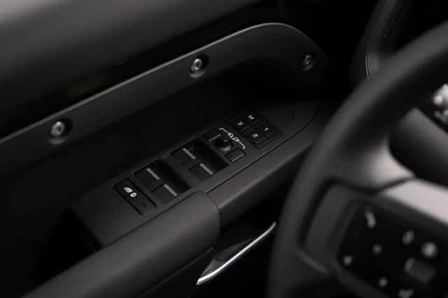 Land Rover Defender (2025) thumbnail 45
