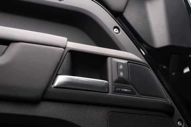 Land Rover Defender (2025) thumbnail 47