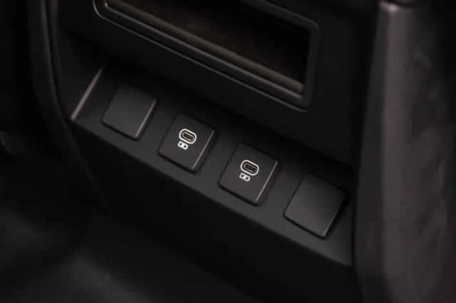 Land Rover Defender (2025) thumbnail 49