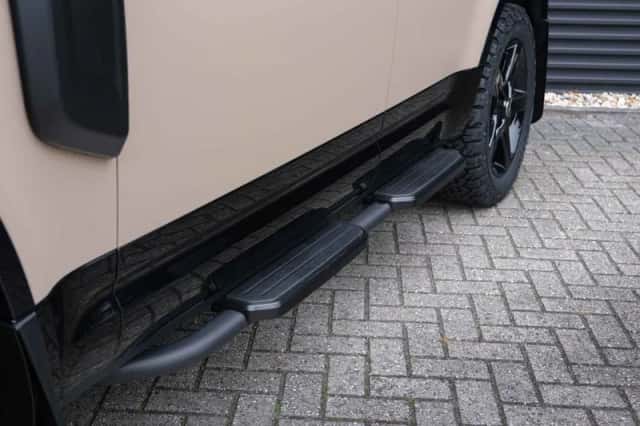Land Rover Defender (2025) thumbnail 54