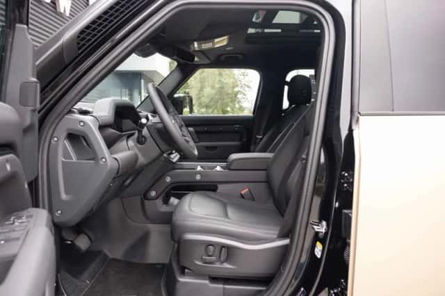 Land Rover Defender (2025) thumbnail 58