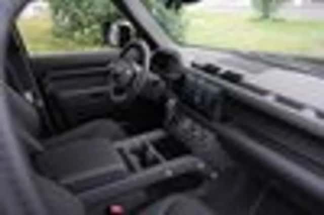 Land Rover Defender (2025) thumbnail 65