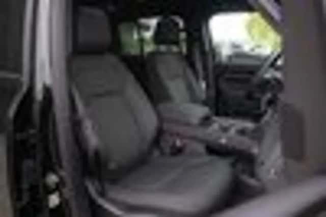 Land Rover Defender (2025) thumbnail 68