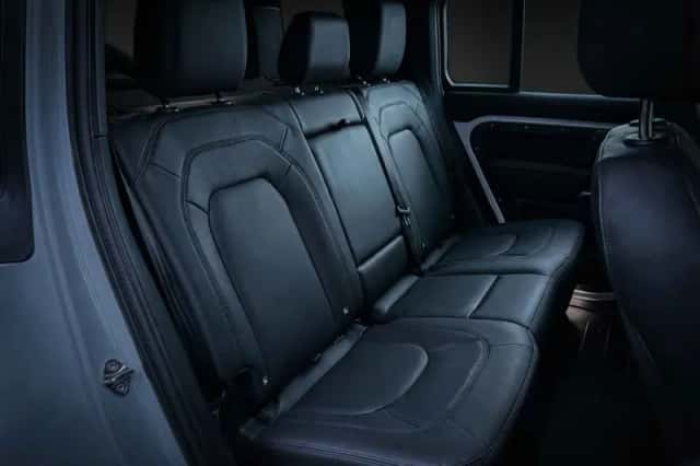 Land Rover Defender (2025) thumbnail 11