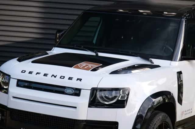 Land Rover Defender (2025) thumbnail 3