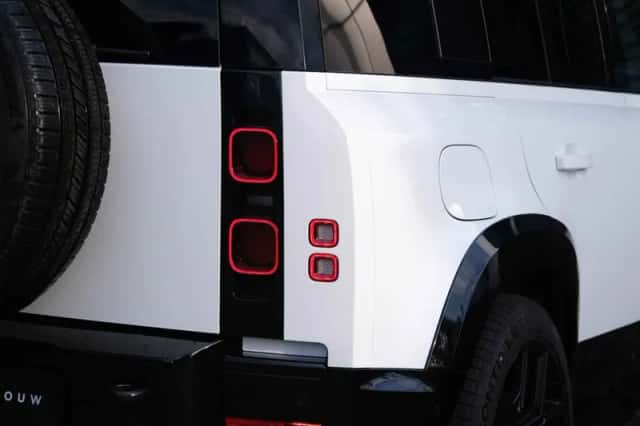 Land Rover Defender (2025) thumbnail 23