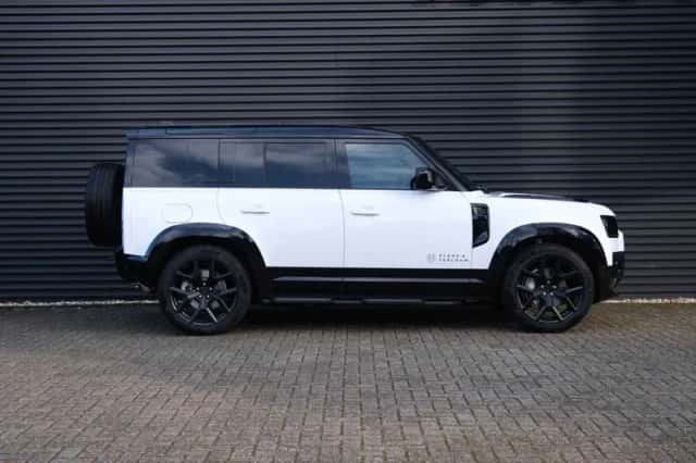 Land Rover Defender (2025) thumbnail 4