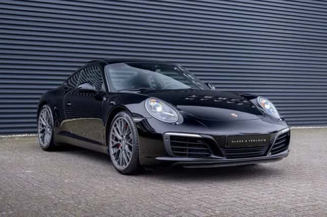 Porsche 911 (2016) thumbnail 2