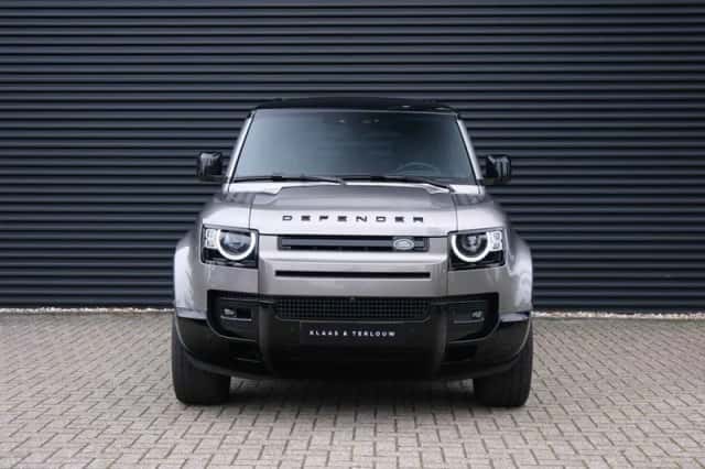 Land Rover Defender (2024) thumbnail 4