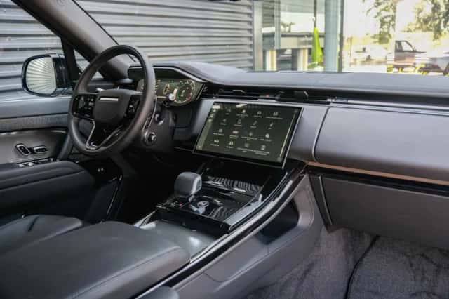 Land Rover Range Rover Sport (2024) thumbnail 16