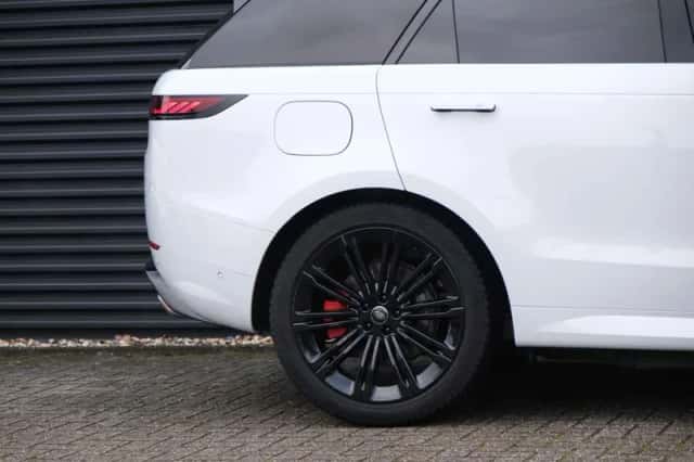 Land Rover Range Rover Sport (2024) thumbnail 17