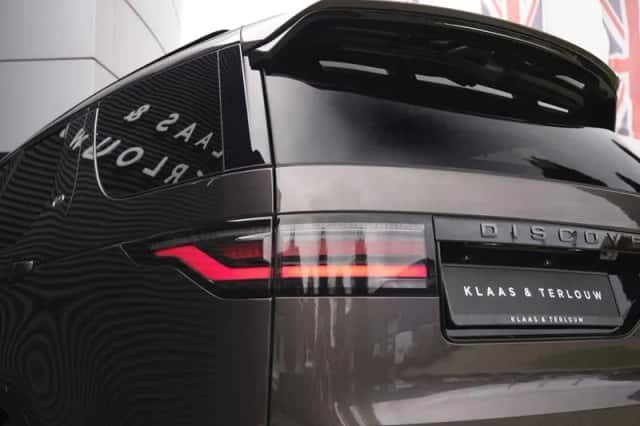Land Rover Discovery (2023) thumbnail 13