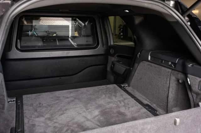 Land Rover Discovery (2023) thumbnail 15