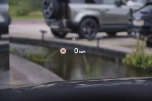 Land Rover Discovery (2023) thumbnail 23