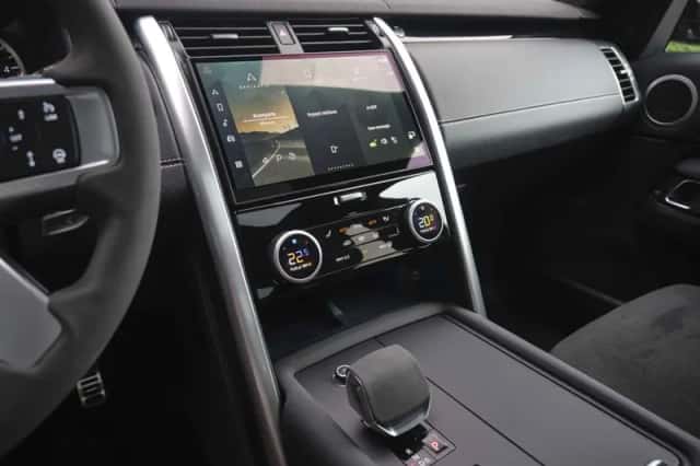 Land Rover Discovery (2023) thumbnail 25