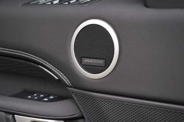 Land Rover Discovery (2023) thumbnail 37