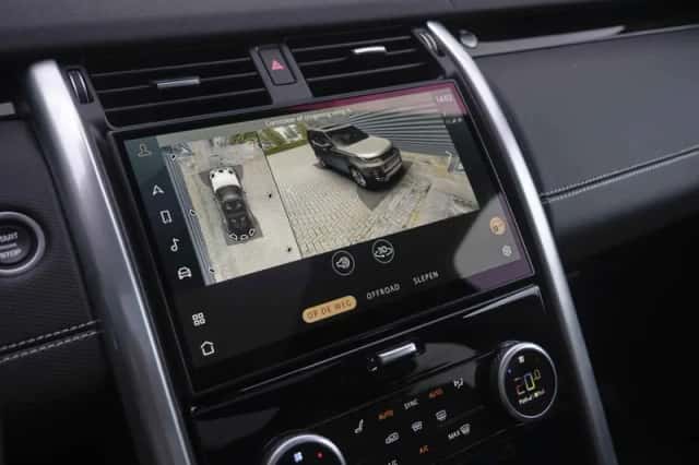Land Rover Discovery (2023) thumbnail 38
