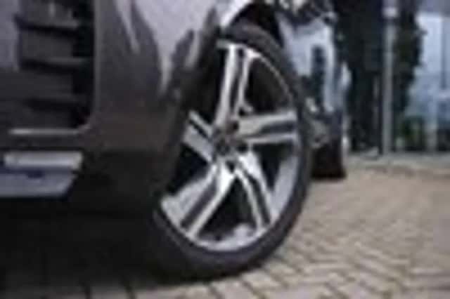 Land Rover Discovery (2023) thumbnail 45