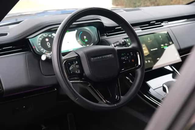Land Rover Range Rover Sport (2024) thumbnail 3