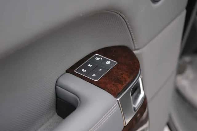 Land Rover Range Rover (2016) thumbnail 37