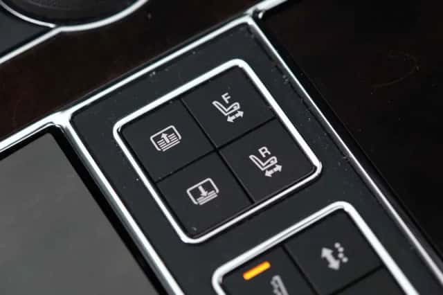 Land Rover Range Rover (2016) thumbnail 48