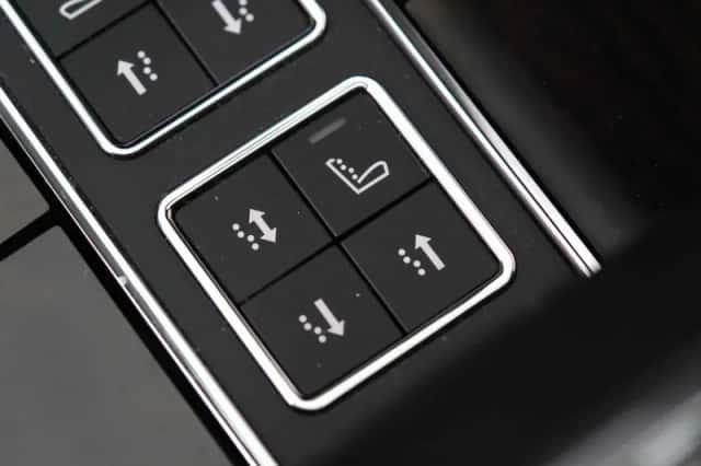 Land Rover Range Rover (2016) thumbnail 50