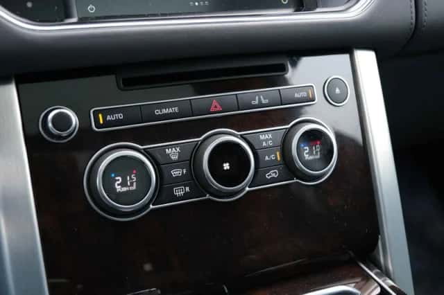 Land Rover Range Rover (2016) thumbnail 76