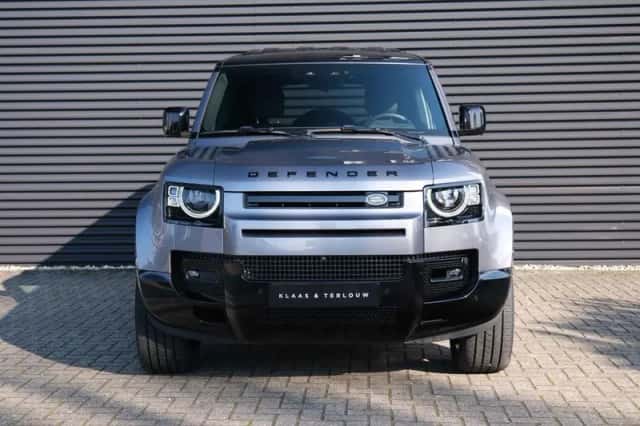 Land Rover Defender (2023) thumbnail 2