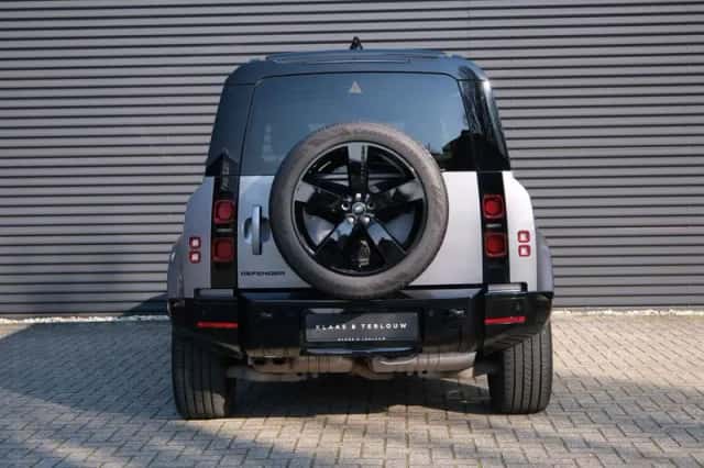 Land Rover Defender (2023) thumbnail 11