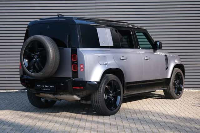 Land Rover Defender (2023) thumbnail 4