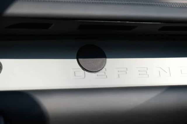 Land Rover Defender (2023) thumbnail 38