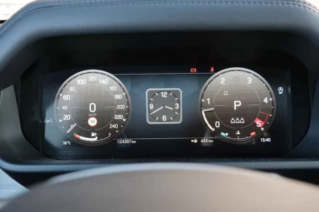 Land Rover Defender (2023) thumbnail 41