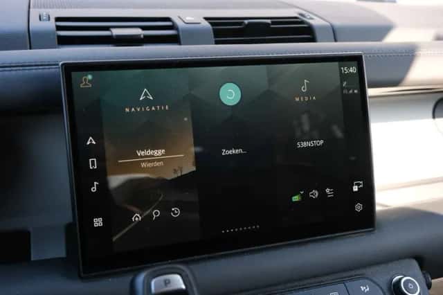 Land Rover Defender (2023) thumbnail 42