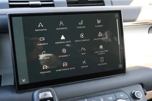Land Rover Defender (2023) thumbnail 45
