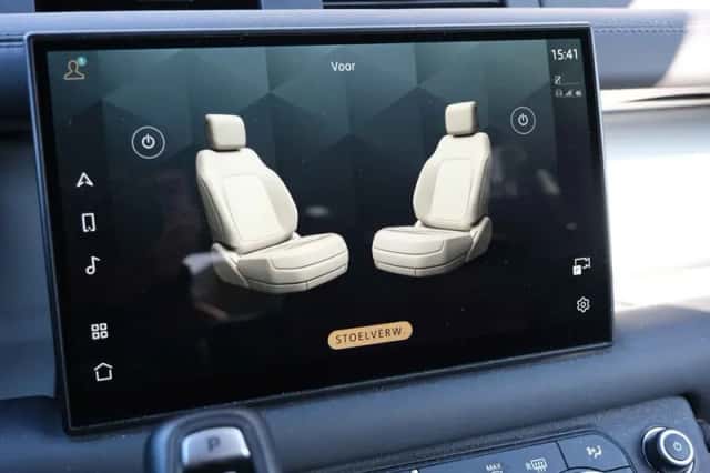 Land Rover Defender (2023) thumbnail 46
