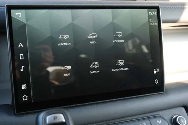 Land Rover Defender (2023) thumbnail 47