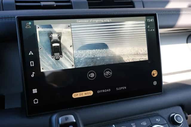 Land Rover Defender (2023) thumbnail 49