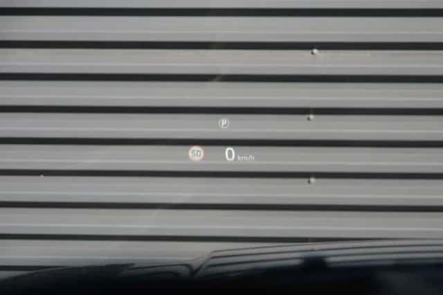 Land Rover Defender (2023) thumbnail 53