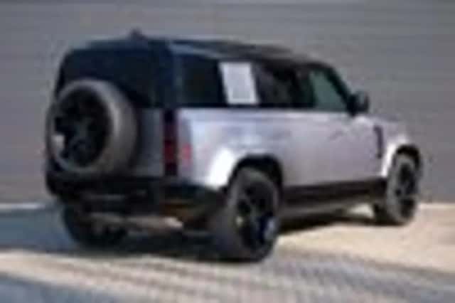 Land Rover Defender (2023) thumbnail 64