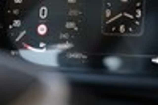 Land Rover Defender (2023) thumbnail 67