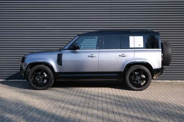 Land Rover Defender (2023) thumbnail 9