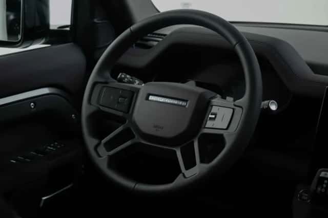Land Rover Defender (2026) thumbnail 29