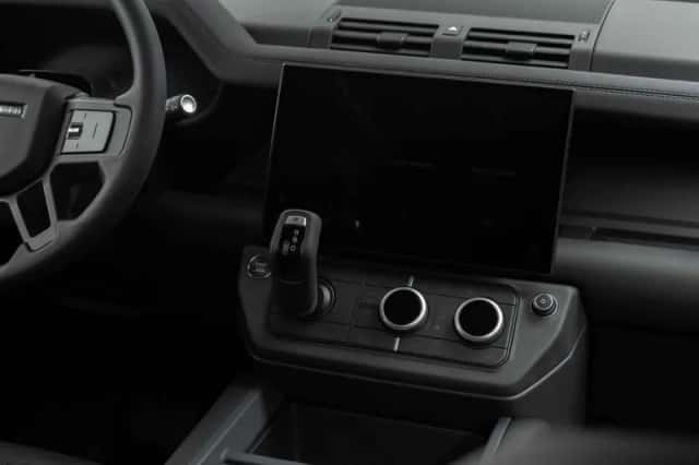 Land Rover Defender (2026) thumbnail 30