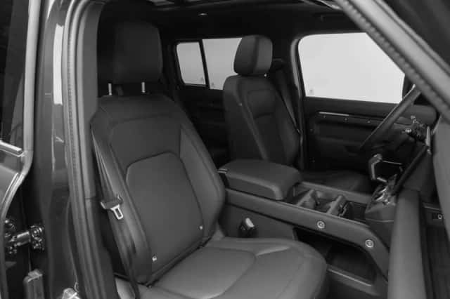 Land Rover Defender (2026) thumbnail 33
