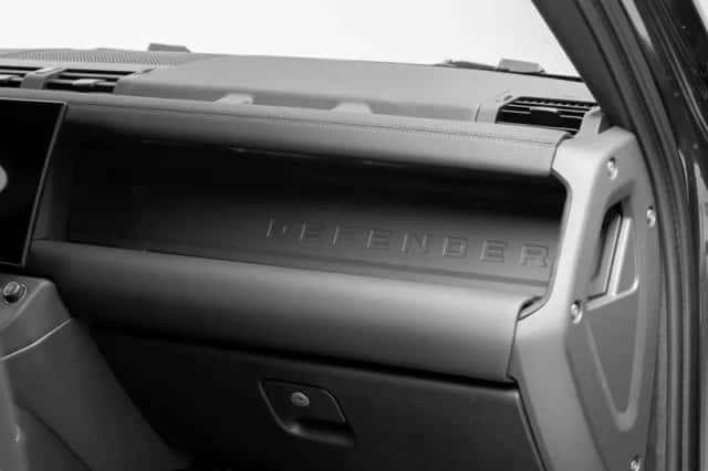 Land Rover Defender (2026) thumbnail 34