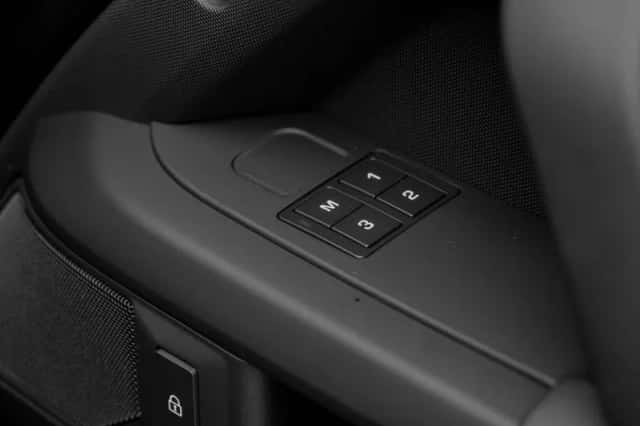 Land Rover Defender (2026) thumbnail 40