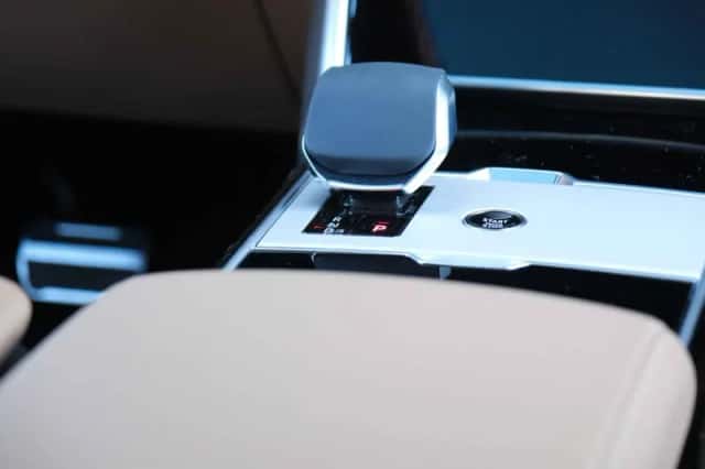 Land Rover Range Rover (2026) thumbnail 37