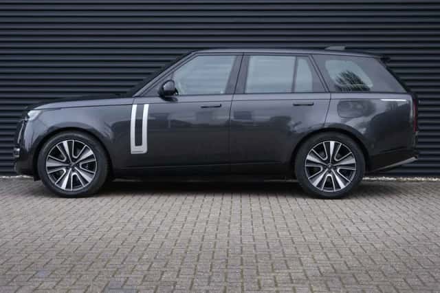 Land Rover Range Rover (2023) thumbnail 2