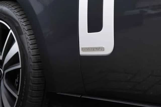 Land Rover Range Rover (2023) thumbnail 12